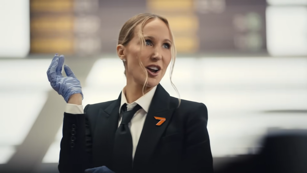 Panggilan dari Tugas: Hitam Operasi 7 Komersial Menampilkan Nikki kaca Menerima UK Melarang untuk Meremehkan Seksual Kekerasan